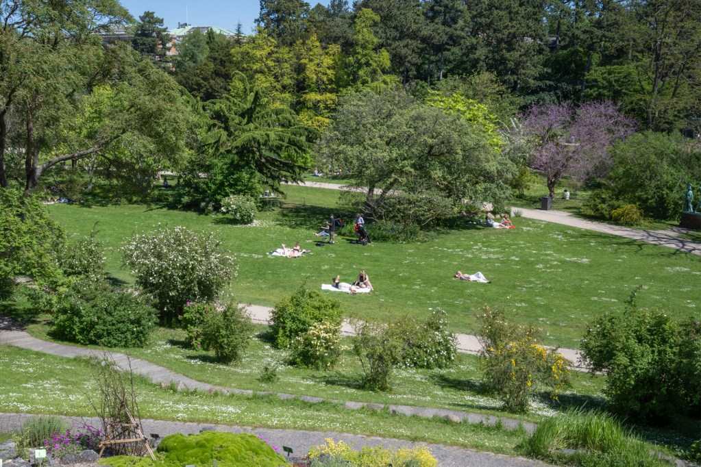 Botanic gardens